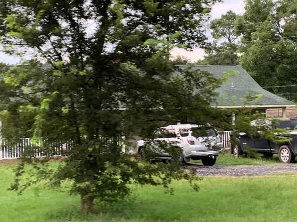 715 E Church St, Leesville, SC 29070