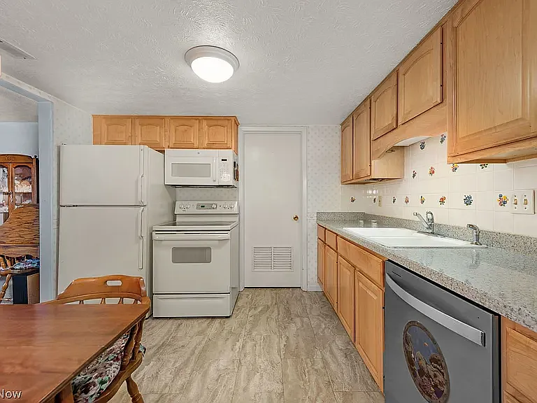 4312 Hyde Park Dr #4 — Photo 8