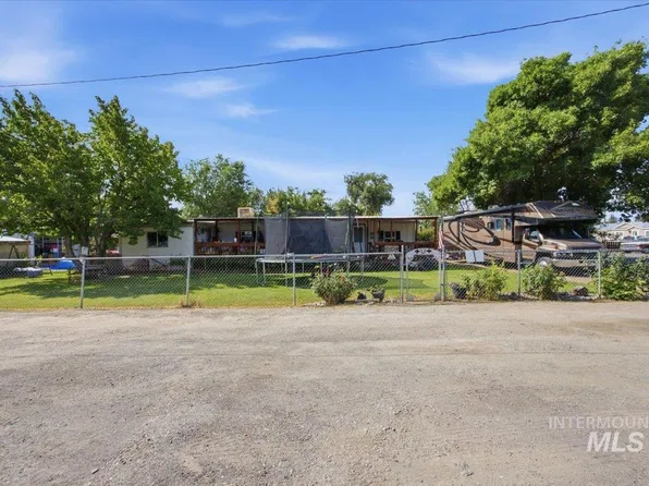 535 5th Ave W, Gooding, ID 83330