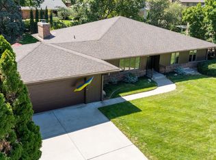 7435 Whitestone Dr, Lincoln, NE 68506