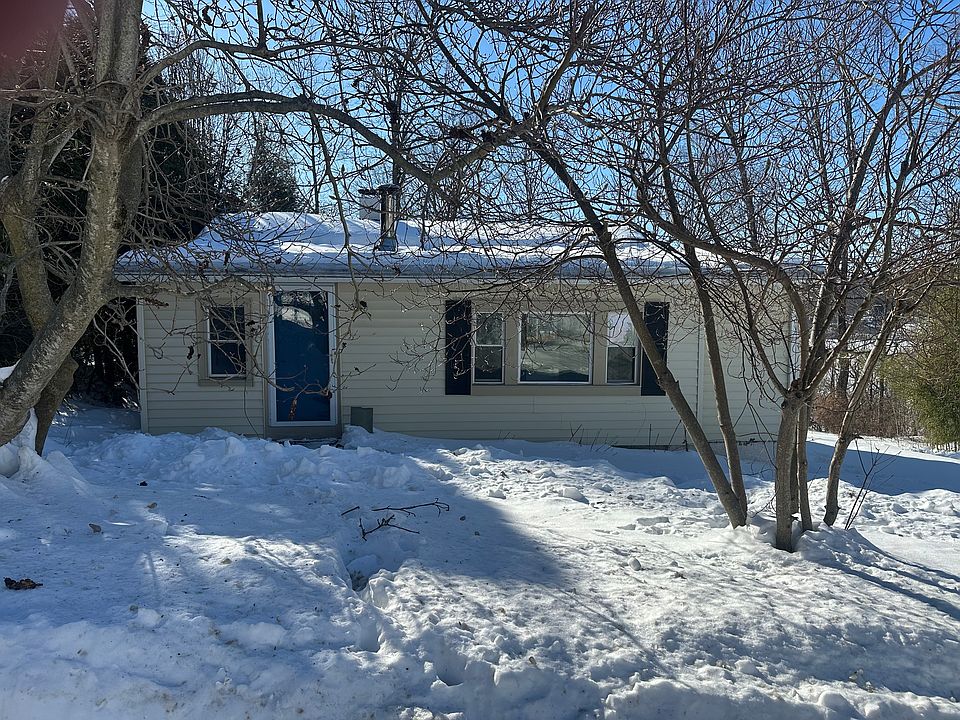 1st image of 69 Montrose Dr