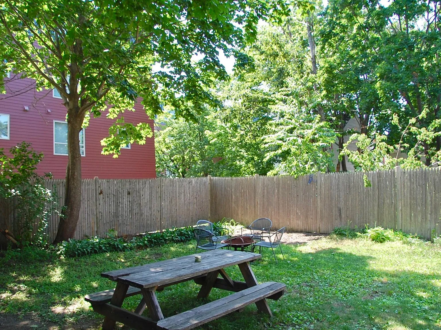 2 bed, 1000 sqft, $2,400 — Photo 3