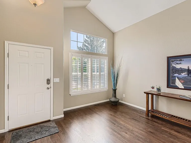 1514 Linden Way — Photo 7