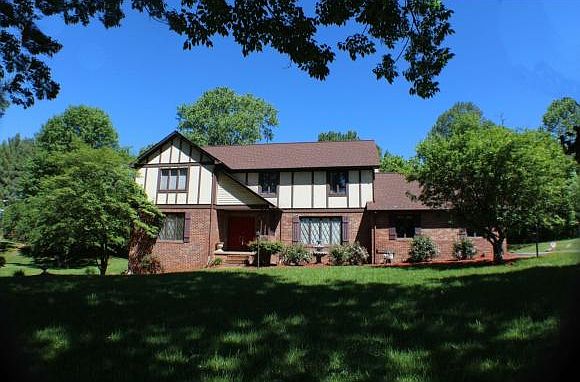 1st image of 2412 Rivermont Dr