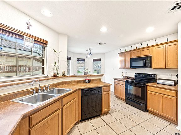 4th image of 9918 Amberg Path