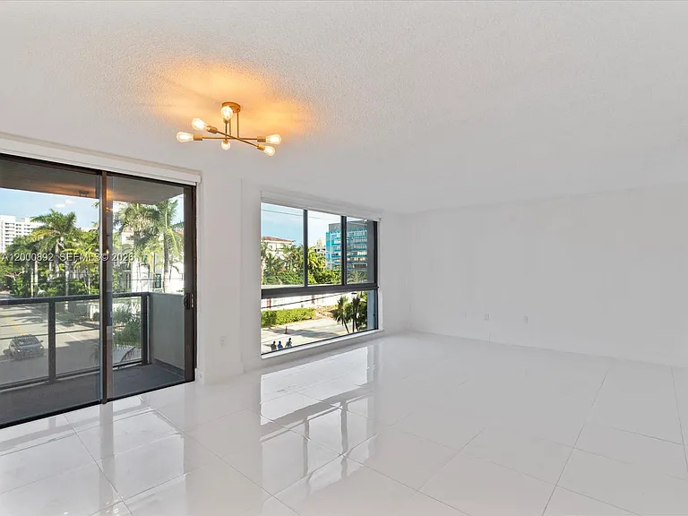9800 W Bay Harbor Dr #308 — Photo 15