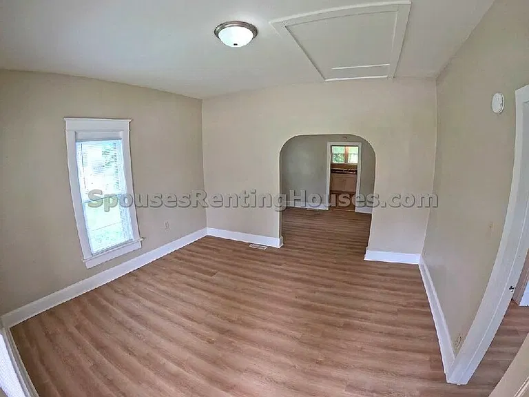 2336 Sycamore St — Photo 5