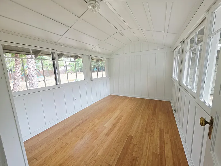 2121 Garfield Ave — Photo 17