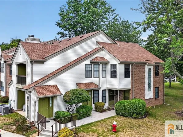1914 Bayhead Dr, Parlin, NJ 08859
