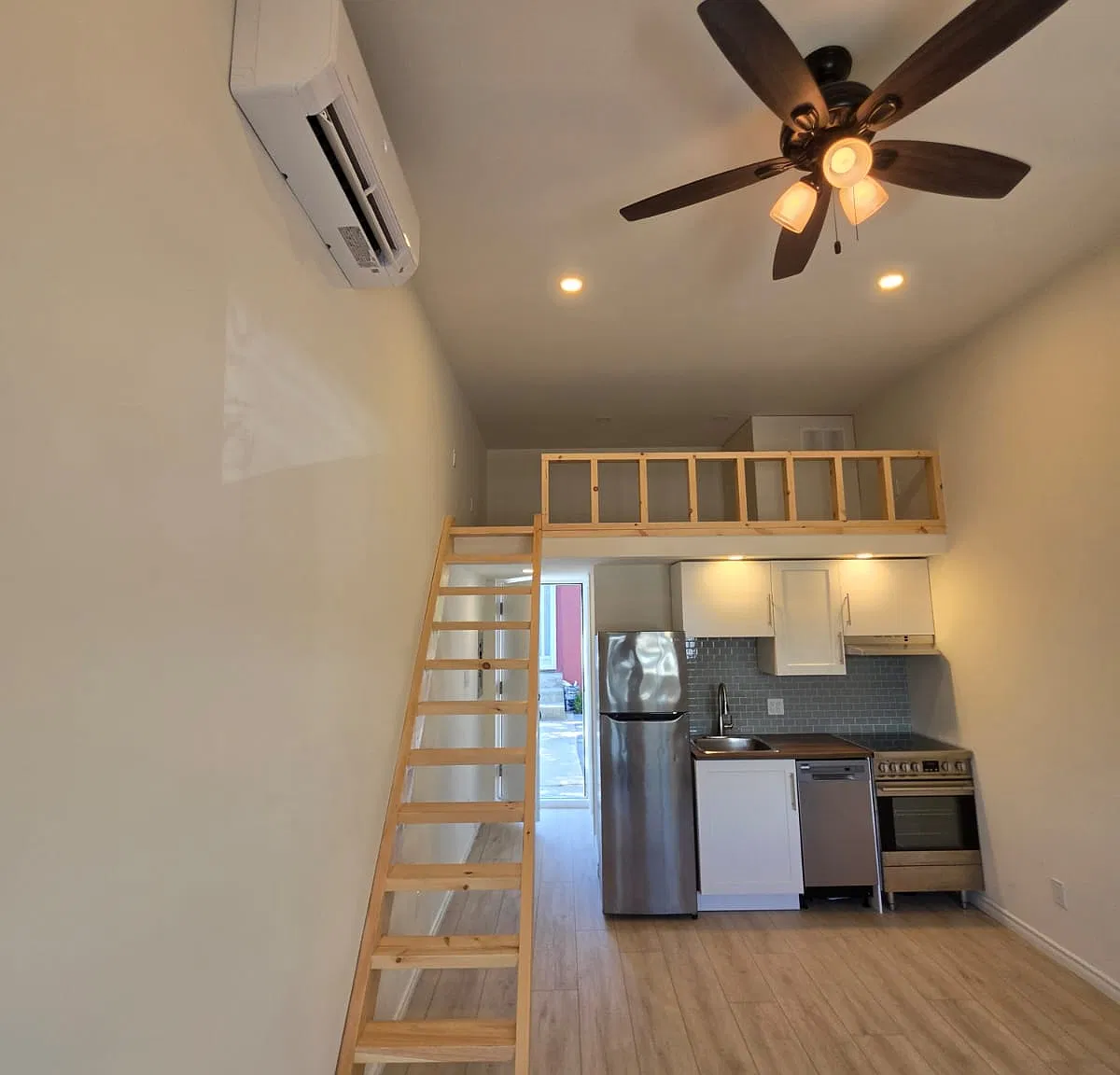 1 bed, 500 sqft, $2,250 — Photo 4
