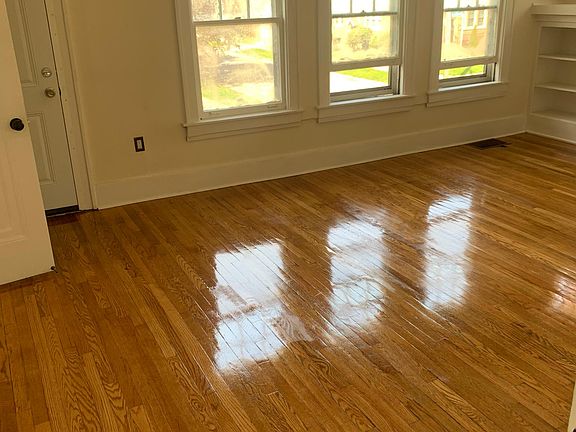3rd image of 3518 Bedford St #2