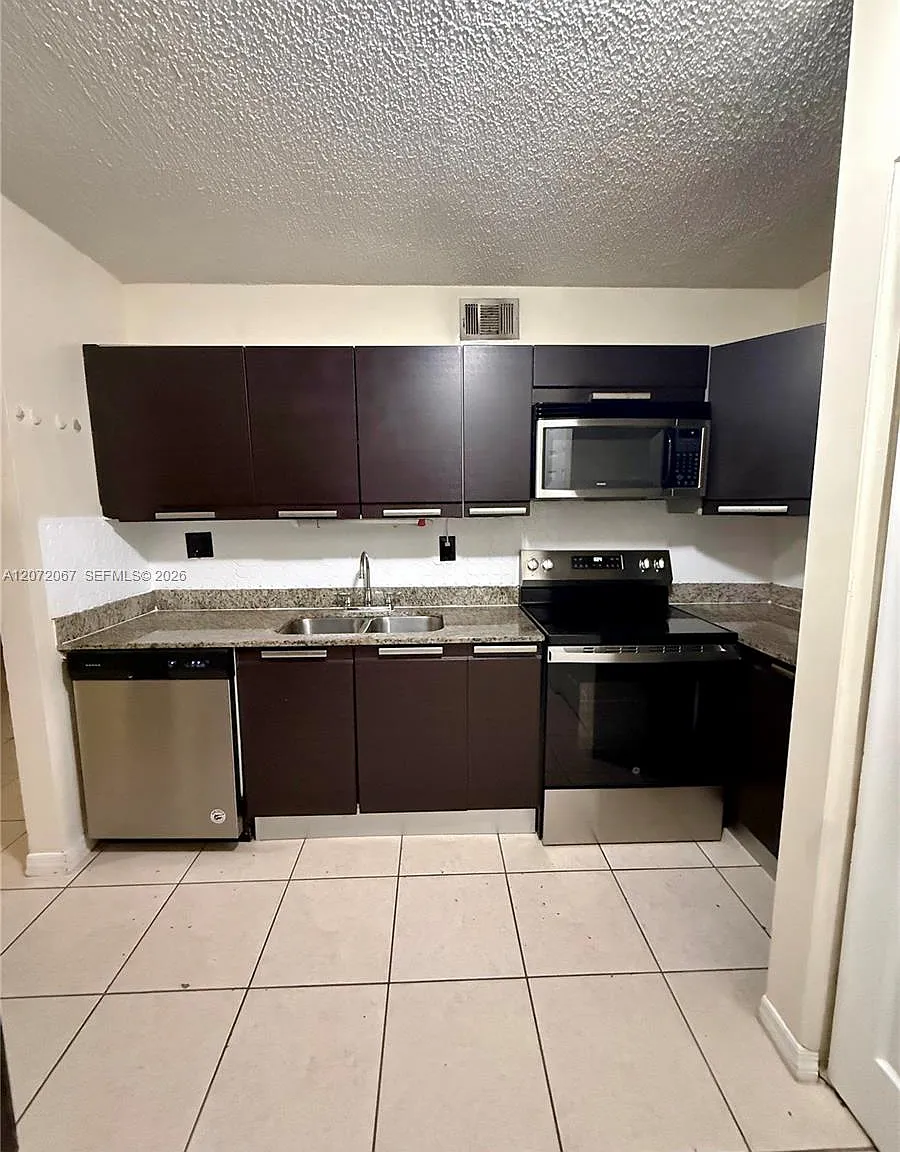 Blue Coral Condo — Photo 3