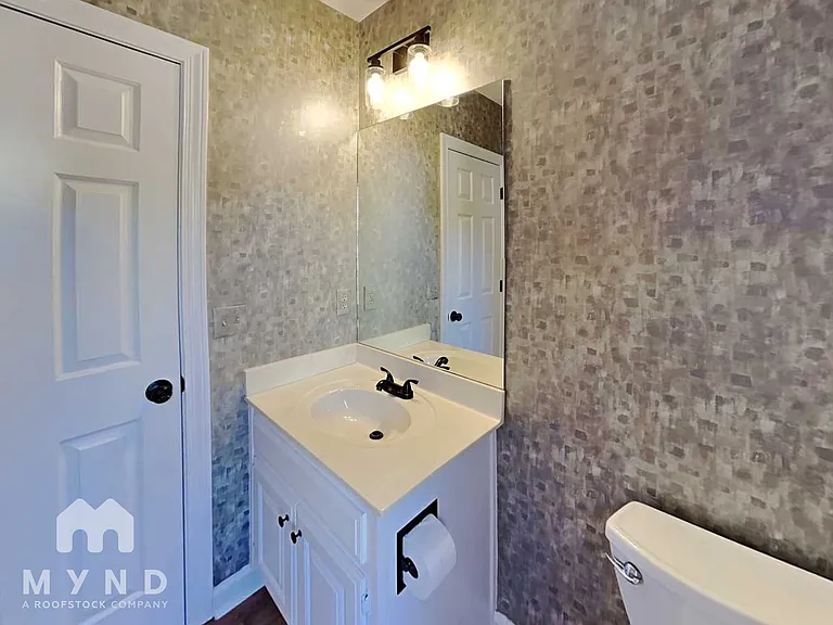 4601 Lake Village Dr — Photo 20