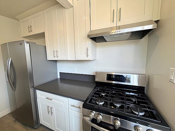 5th image of 1247 11th St APT 8