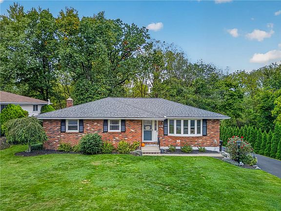 2nd image of 3943 Kenrick Dr