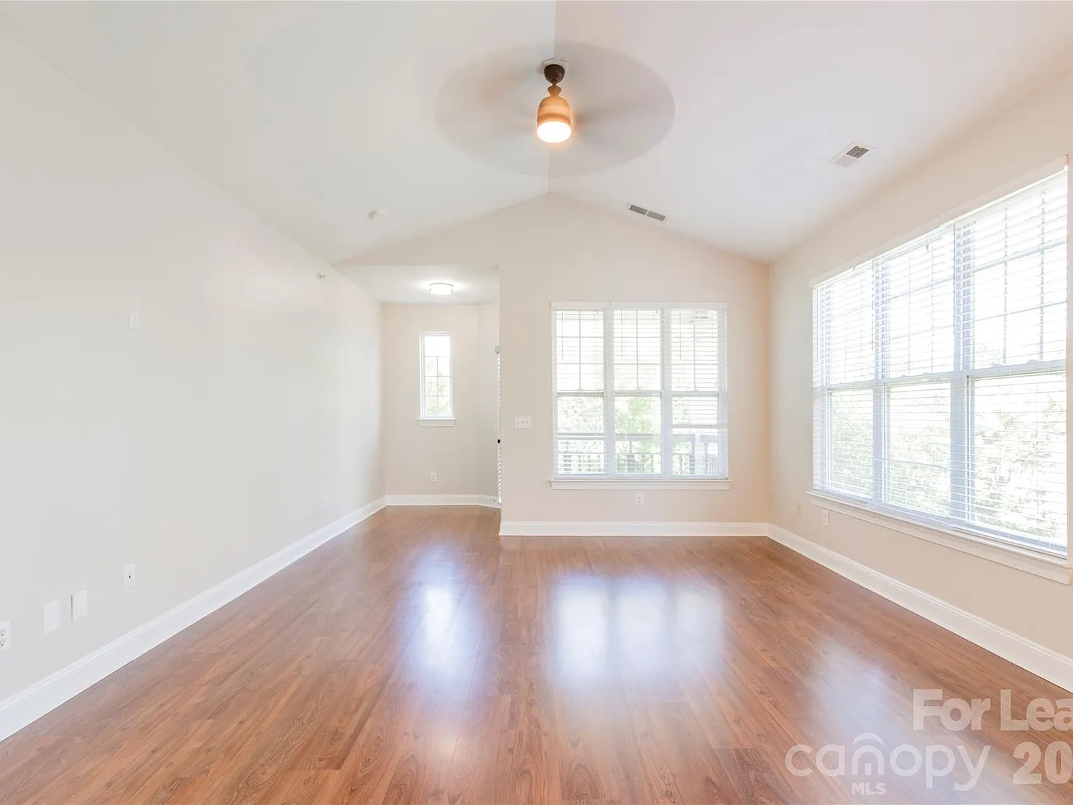 6716 Mallard Park Dr — Photo 3