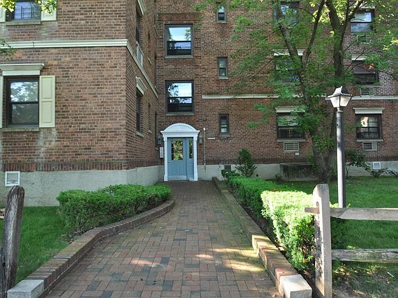 3rd image of 20206 42nd Ave APT 2A