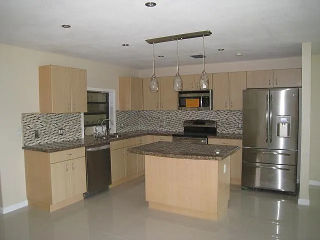 6291 SW 188th Ave — Photo 12