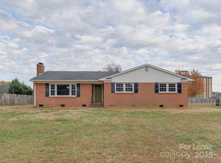 1432 Bevis Dr, Charlotte, NC 28209