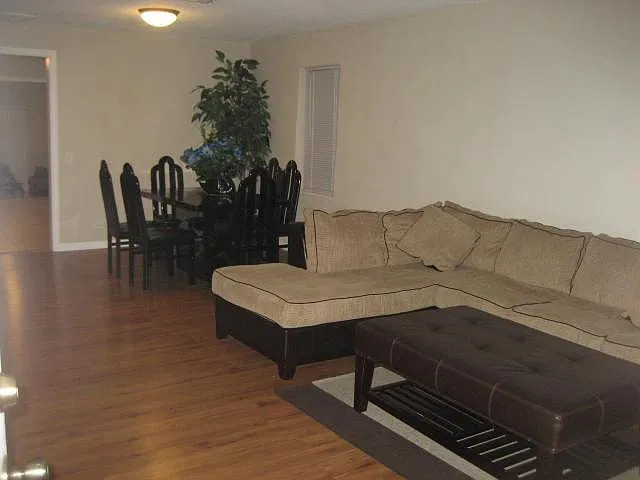 3 bed, 1384 sqft, $2,900 — Photo 4