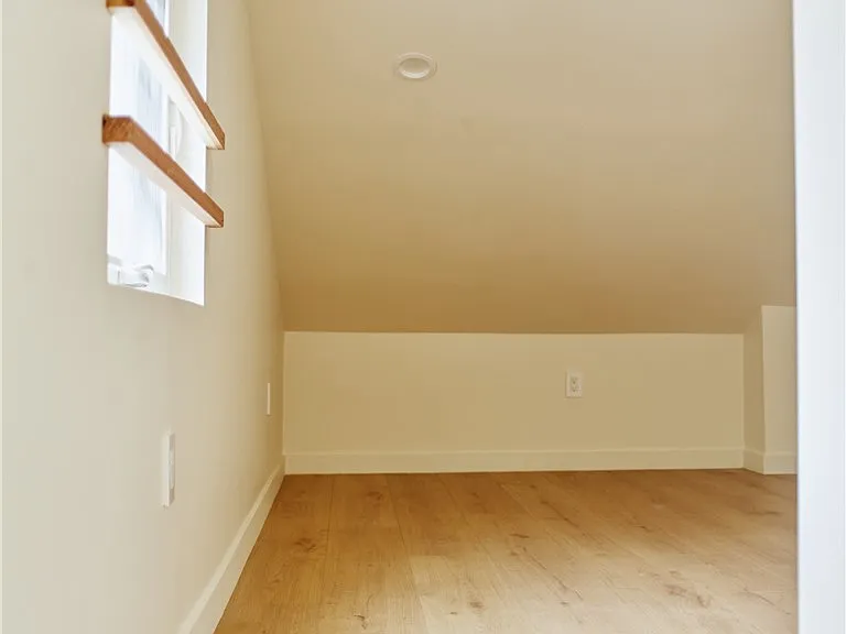 3743 Locke Ave #1/2 — Photo 8