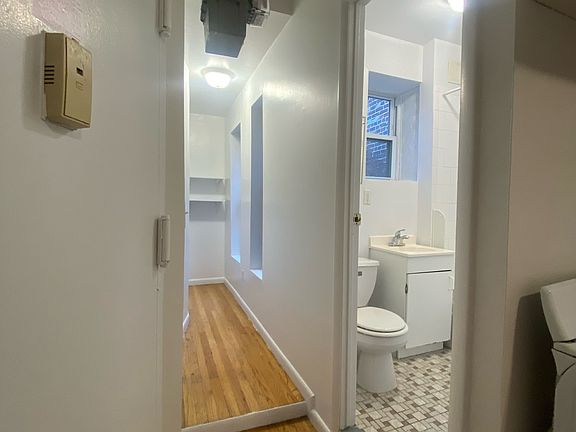 4th image of 414 W 56th St APT 19