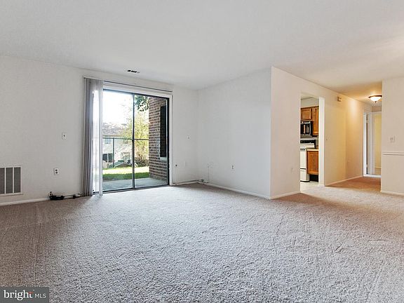 3rd image of 18020 Chalet Dr Unit 17-103