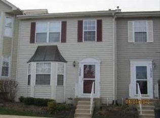 1320 Windsor Ct, Geneva, IL 60134