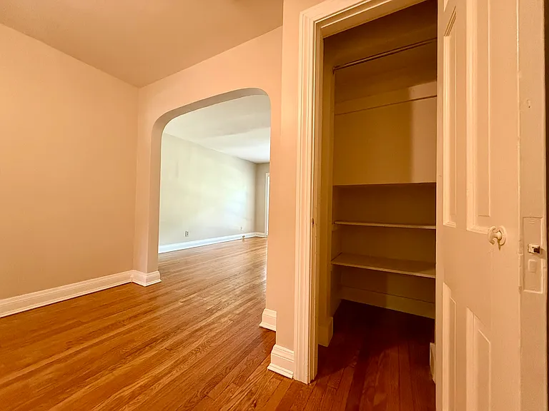 2525 Glenmary Ave #3 — Photo 9