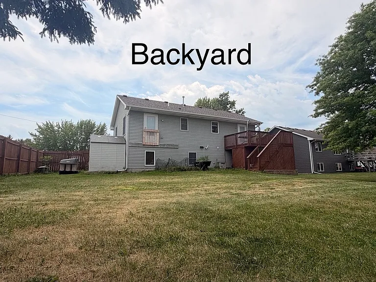 101 French Ct — Photo 2