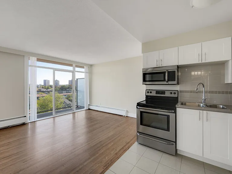 450 Dallas Rd #504 — Photo 38