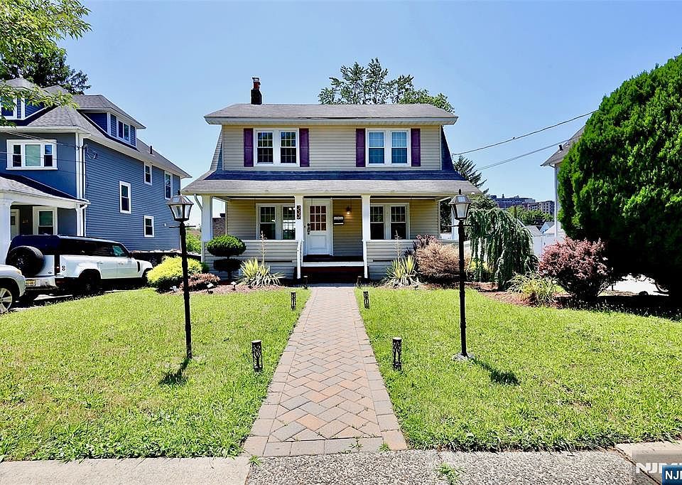 1st image of 233 Hamilton Place