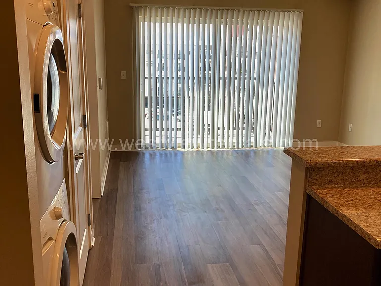 200 E Maple St — Photo 272