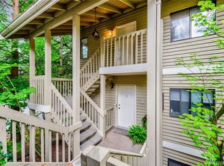 404 10th St APT D301, Kirkland, WA 98033