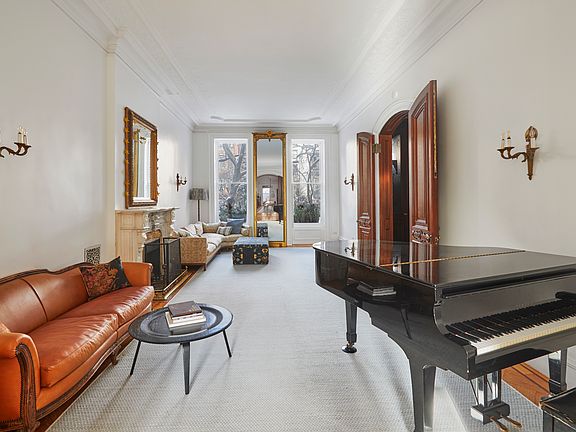 5th image of 38 Grace Ct #2