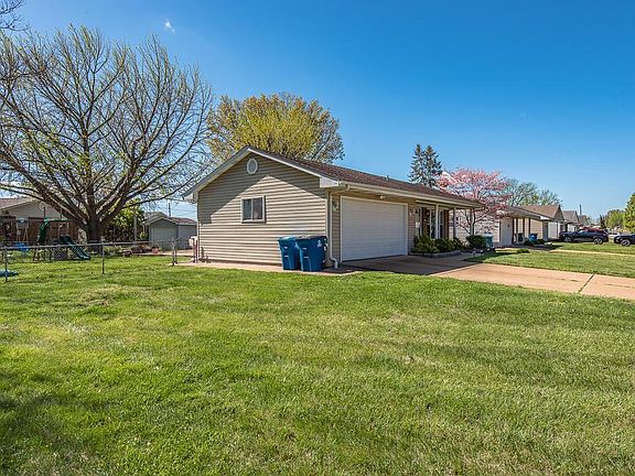 3rd image of 3214 Bridgeridge Dr
