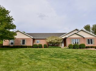 13683 Whitetail Dr, Bloomington, IL 61705