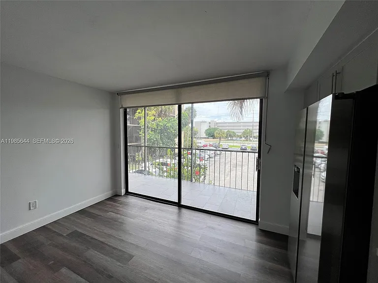 8635 NW 8th St #211 — Photo 5
