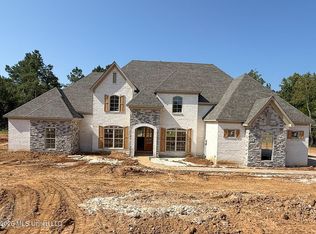 357 Poplar Ln, Holly Springs, MS 38635