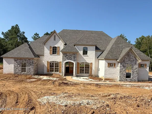 357 Poplar Ln, Holly Springs, MS 38635