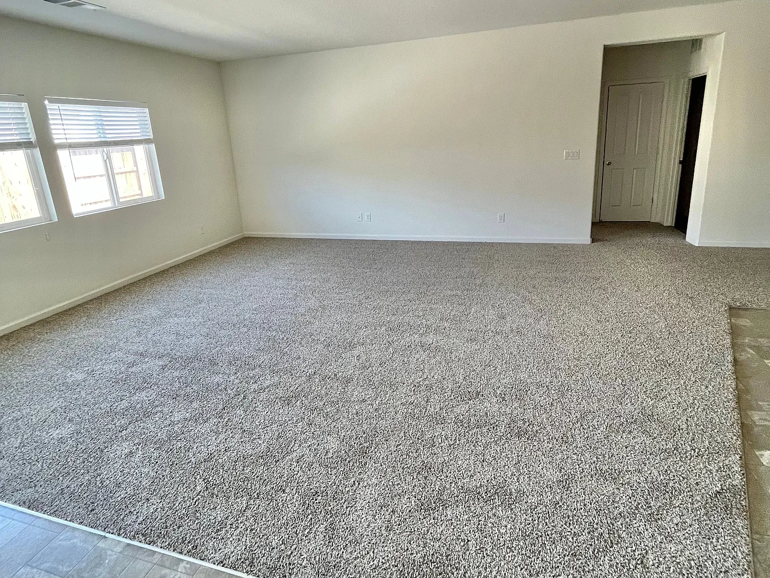 4 bed, 2.0 bath, 2330 sqft, $2,620 — Photo 4