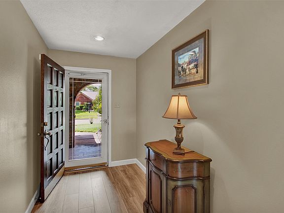 5th image of 4751 Five Knolls Dr