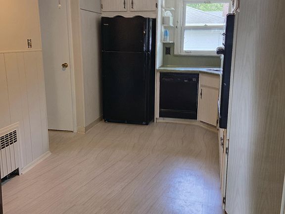 3rd image of 206 S Park Dr