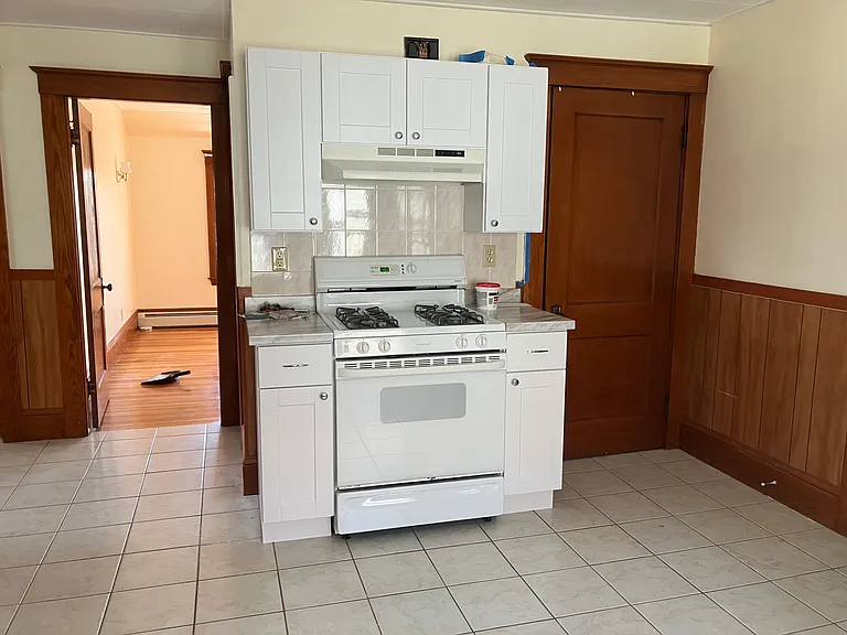 98 Leach St #3 — Photo 6