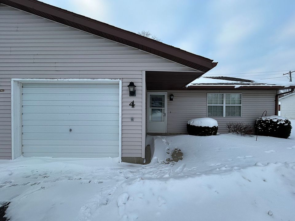 1st image of 917 Clay St N #4