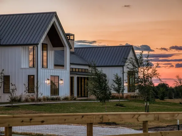 130 Round Top Farms Dr, Round Top, TX 78954