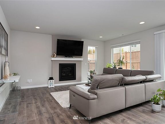 3rd image of 3525 84th Ave NE