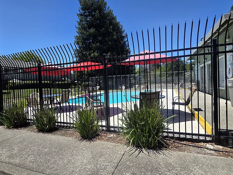 688 Racquet Club Cir — Photo 34
