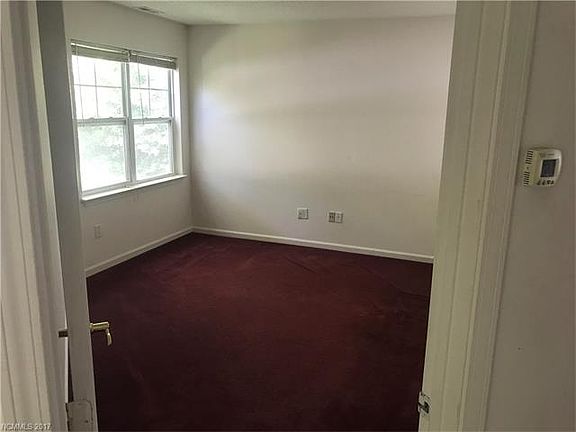 5th image of 170 Clear Creekside Dr