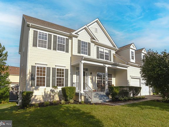 3rd image of 23433 Canna Ct